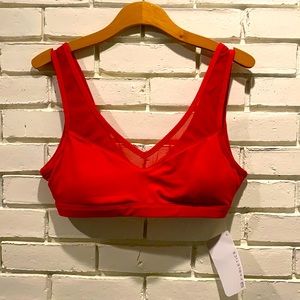 NWT Fabletics Estelle sports bra